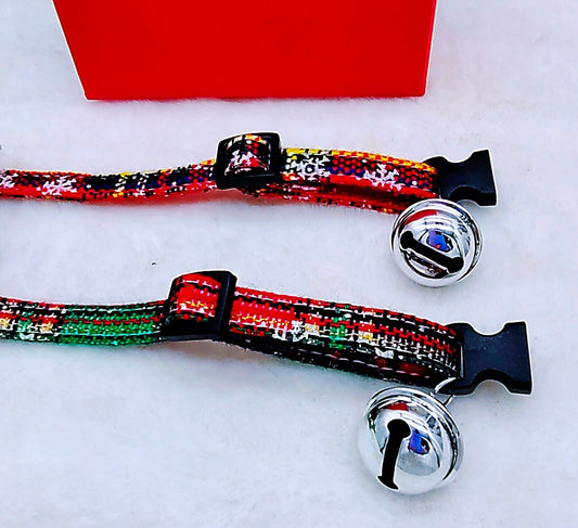 KFX-5376957 Christmas Snowflake Pattern Canvas Pet Collar in Red and Green, Adjustable Size S/M