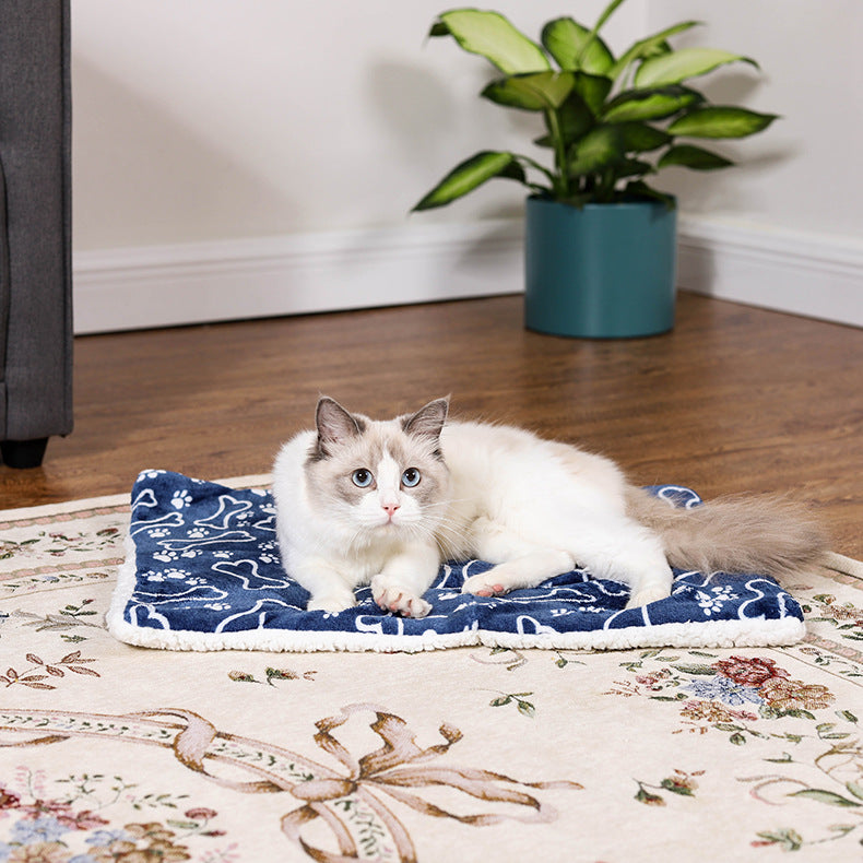 KFX-5408573 Pet Cartoon Winter Blanket - Thick, Warm Cloth in Fishbone and Bone Patterns, Sizes S to XL