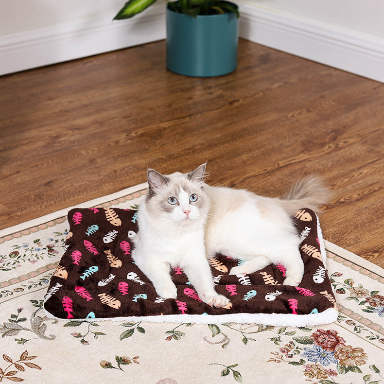 KFX-5408573 Pet Cartoon Winter Blanket - Thick, Warm Cloth in Fishbone and Bone Patterns, Sizes S to XL
