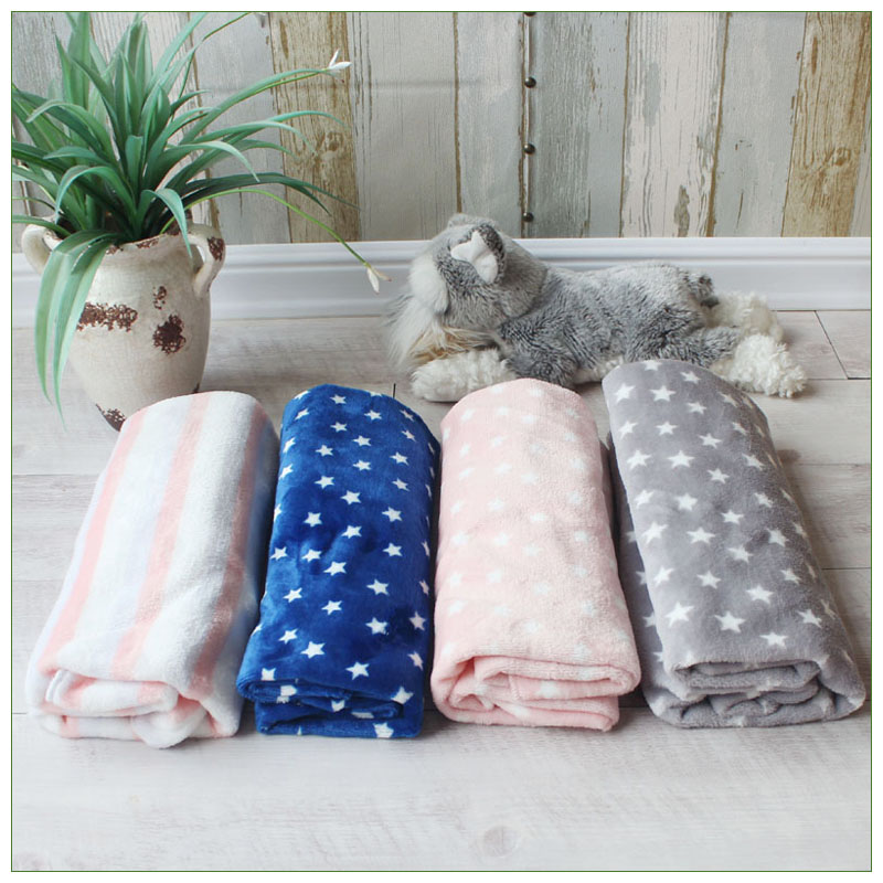 KFX-5477309 Cozy Multi-Season Pet Blanket Quilt for Dogs and Cats - Soft and Warm, Perfect for Cages or Sofas