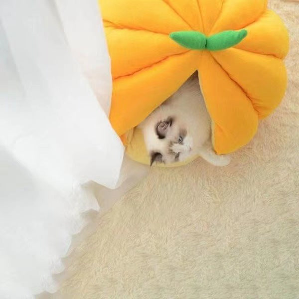KFX-5527357 Cozy Pumpkin Nest Cat Bed for Deep Winter Sleep - Semi-Enclosed Pet Sleeping Bag for Cats and Small Animals