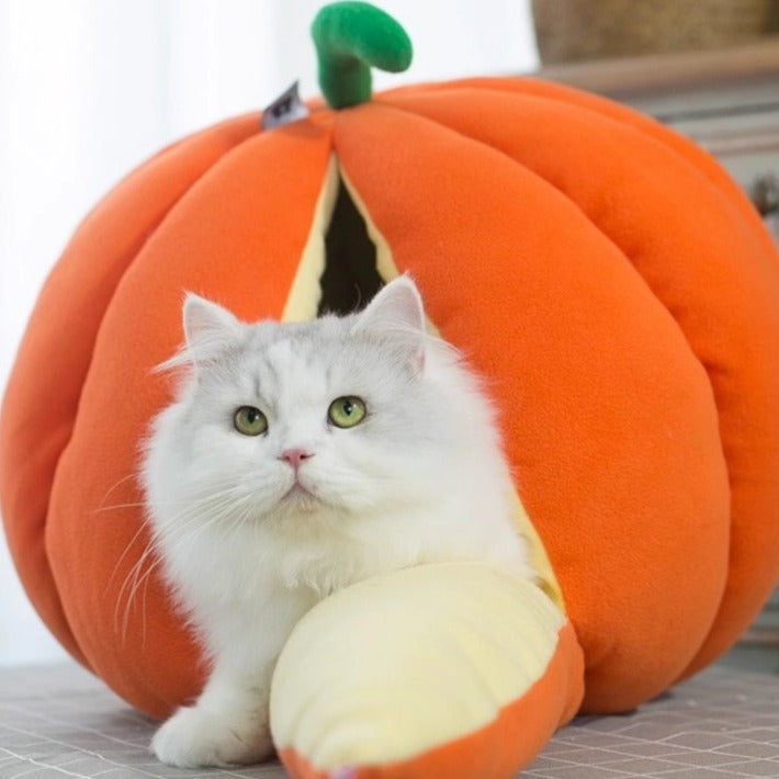 KFX-5527357 Cozy Pumpkin Nest Cat Bed for Deep Winter Sleep - Semi-Enclosed Pet Sleeping Bag for Cats and Small Animals