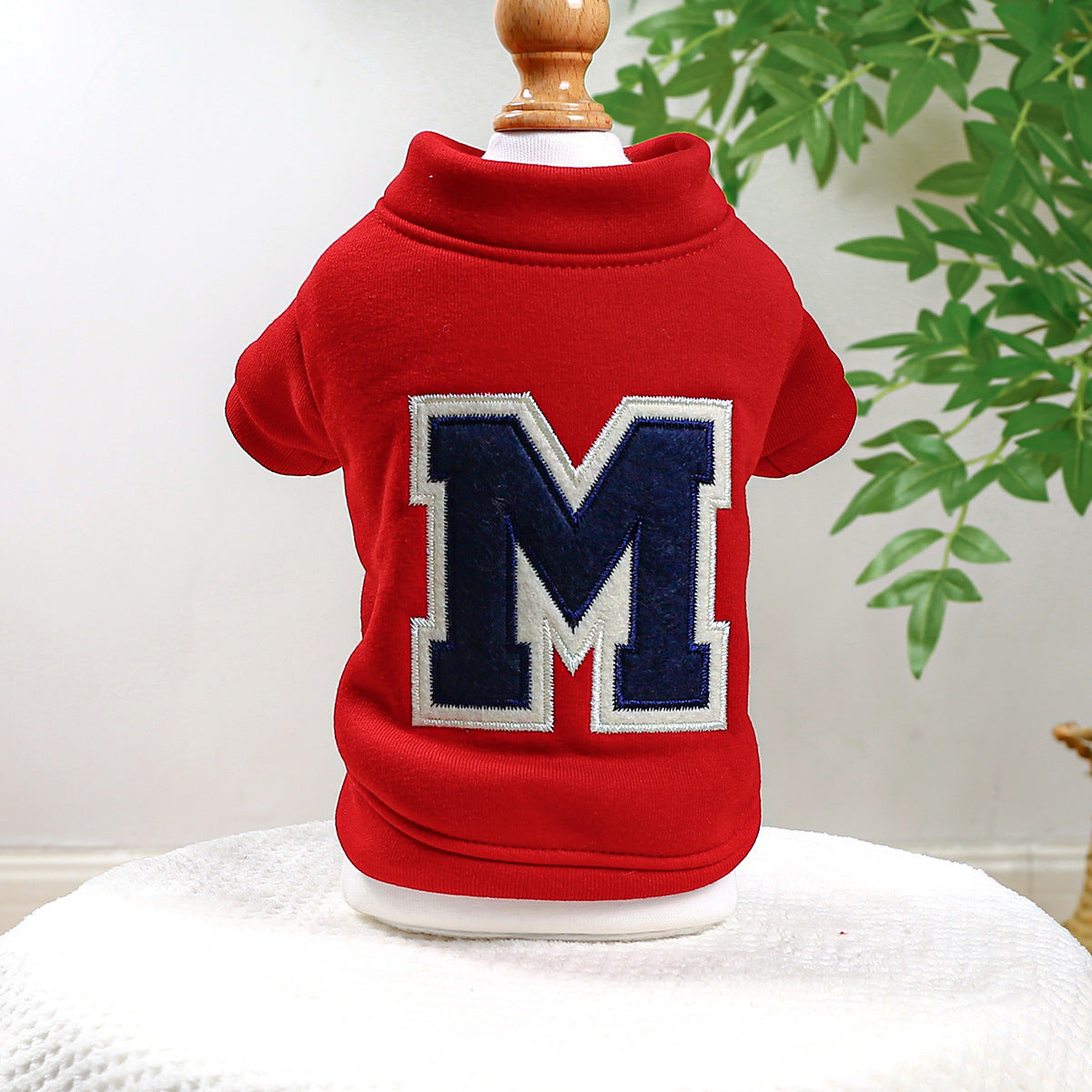 KFX-5642173 Cozy Polyester Dog Hoodie for Autumn and Winter - Available in Multiple Sizes and Colors