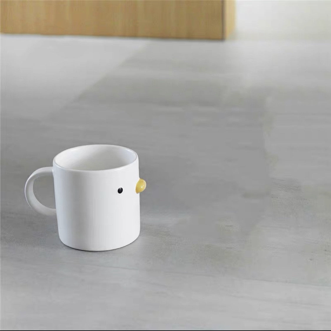 KFX-5685565 Ceramic Slanted Tall Pet Water Bowl with Waterproof Placemat for Dogs and Cats