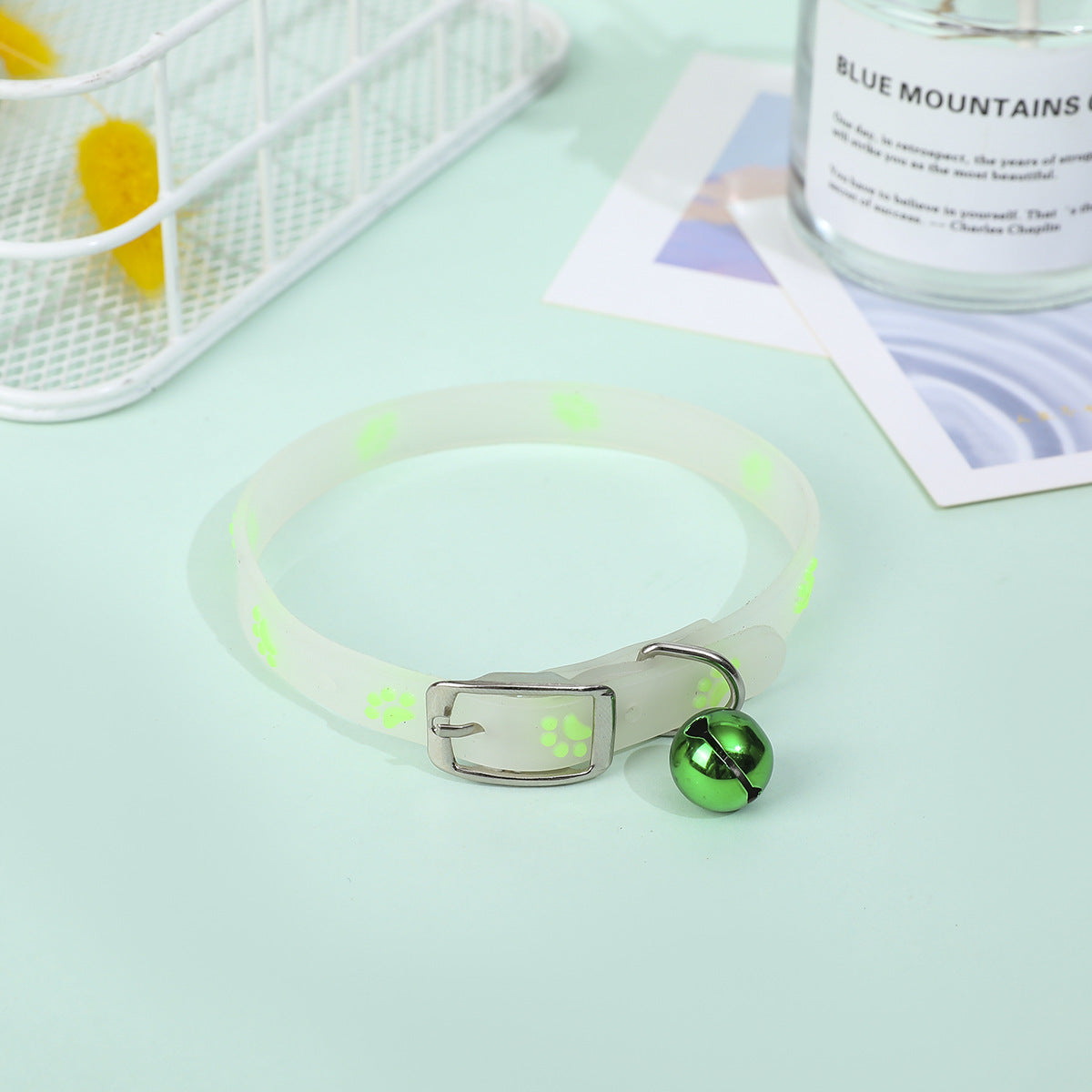 KFX-5693117 Fluorescent Silicone Cat Collar with Luminous Paw Prints in Multiple Colors