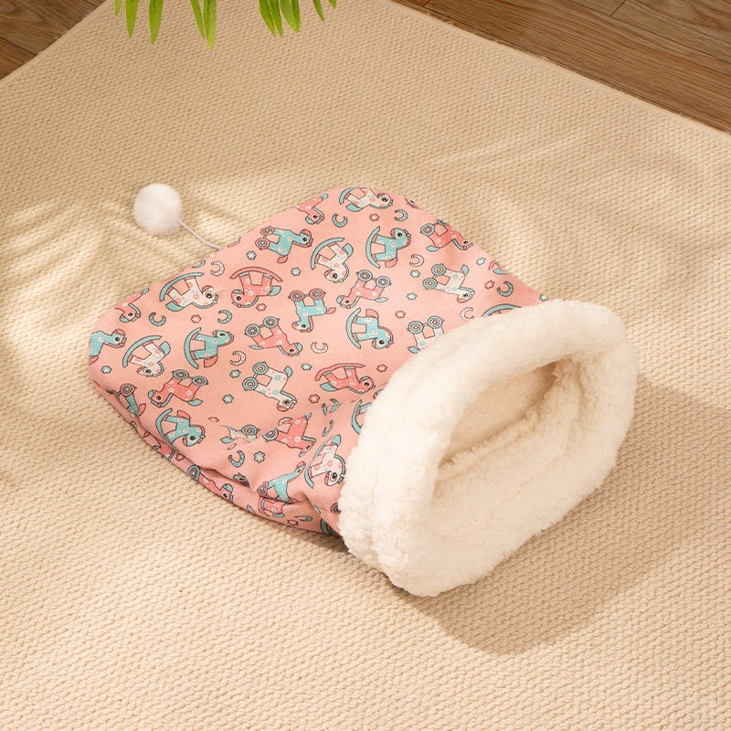 KFX-5810749 Cozy Cat Nest Sleeping Bag - Flannel Material, Available in Pink or Blue
