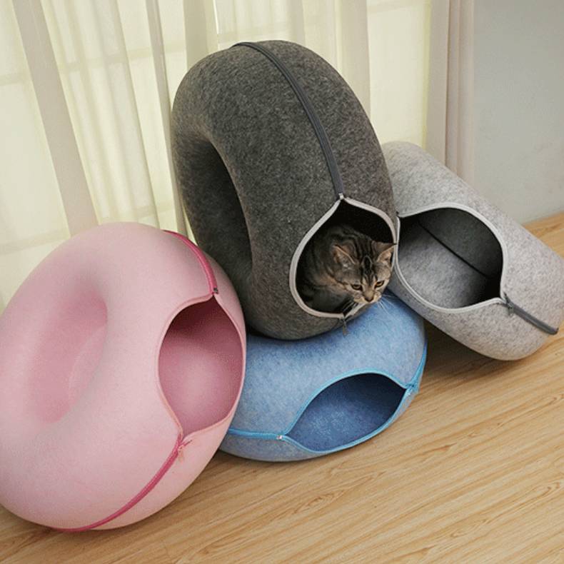 KFX-5827261 Interactive Donut Cat Tunnel Bed in Natural Felt, Soft Wool Pet Cave for Comfort and Play