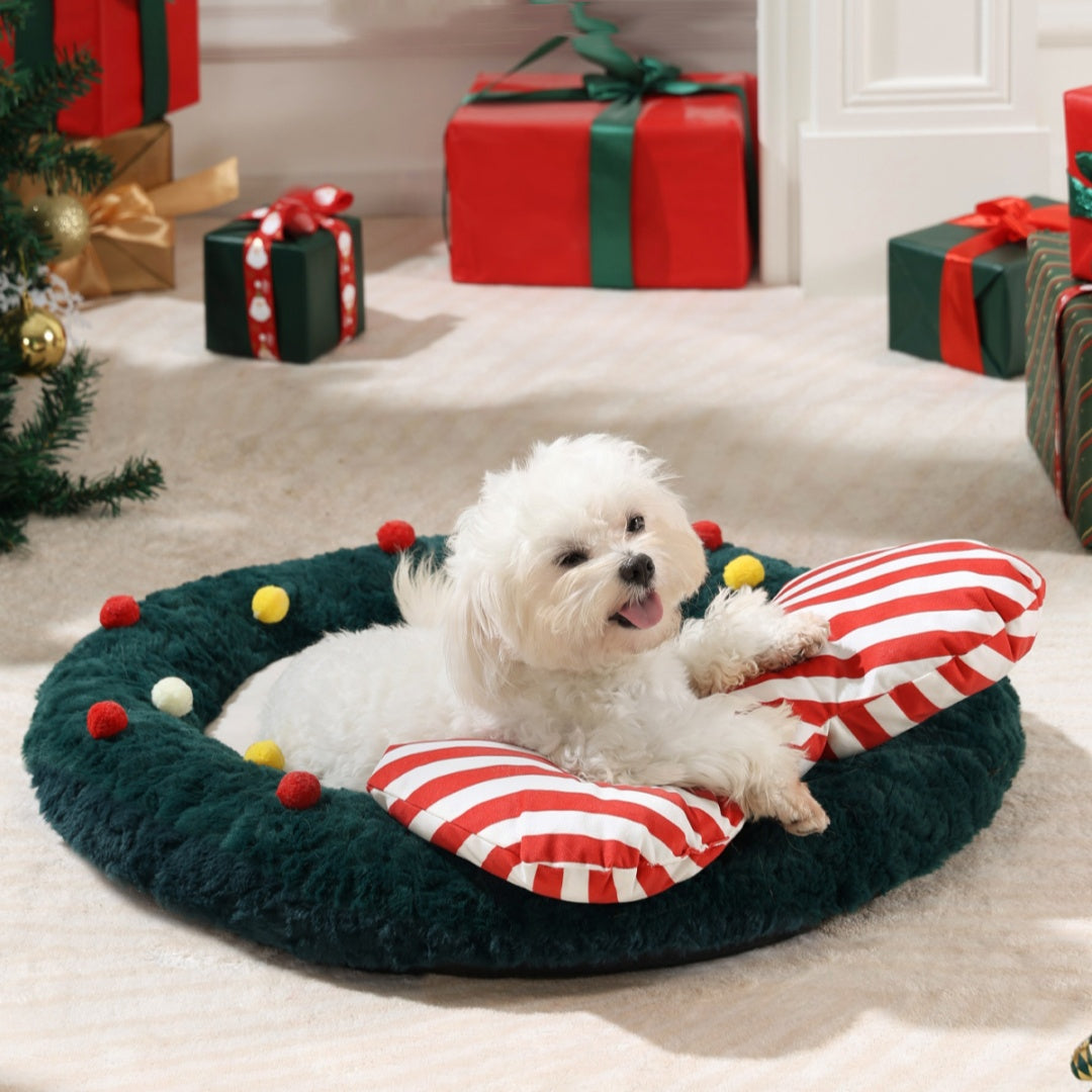 KFX-5843645 Creative Christmas Mat - Christmas Wreath, Strawberry, and Socks Designs, PP Cotton Lining, Size M