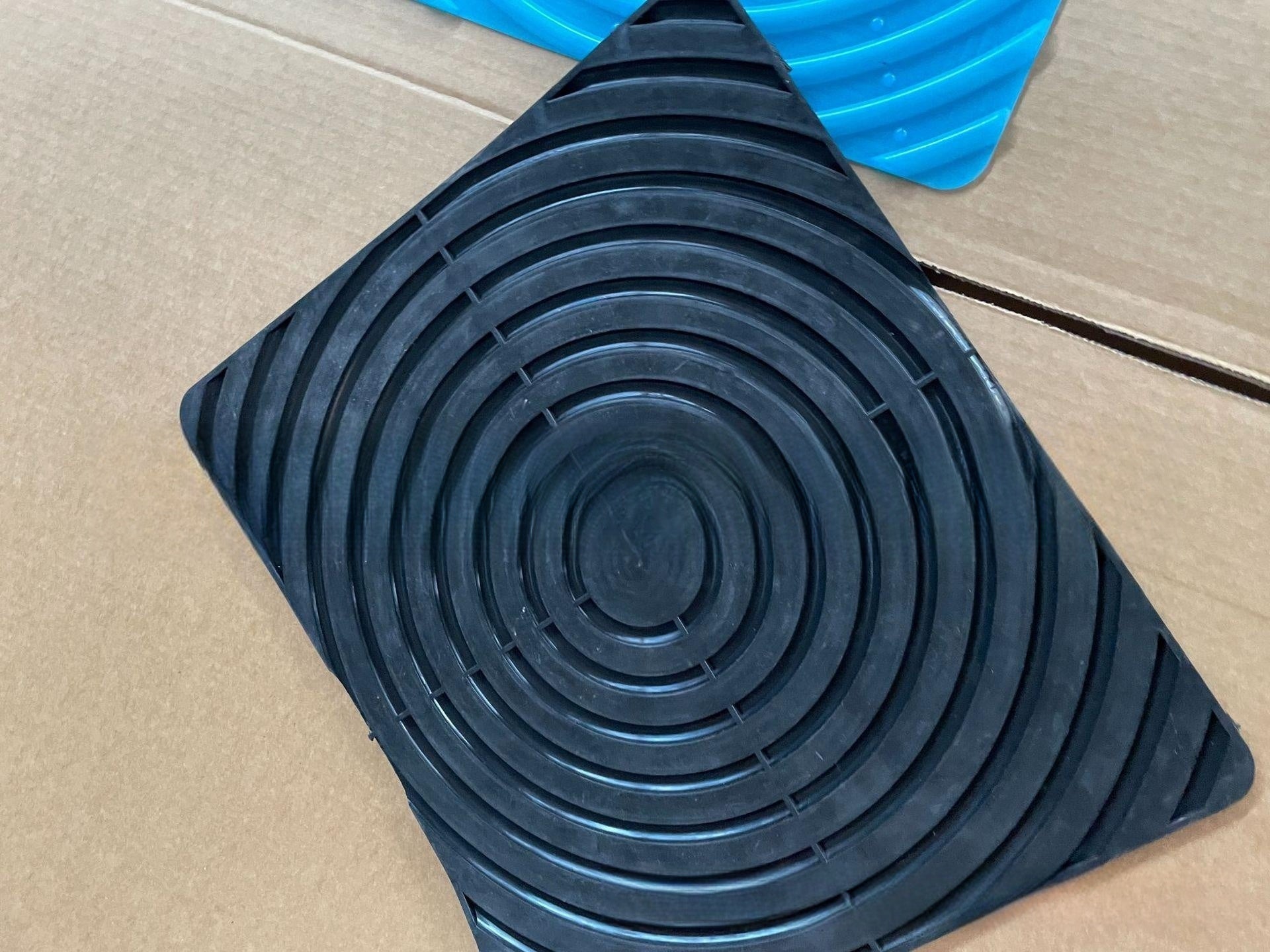 KFX-5918781 Silicone Egg Pad for Chicken Coop - Temperature Control from -20°C to 80°C, 300x350x5mm