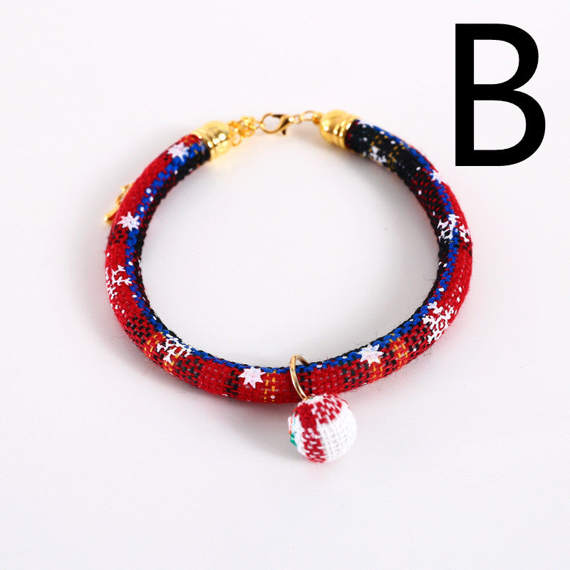 KFX-6005309 Adjustable Pet Collar with Christmas Gloves and Bell Pendant
