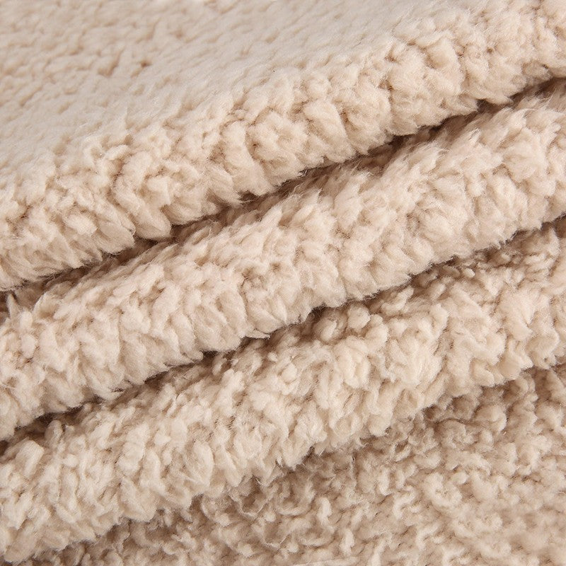 KFX-6096701 Cozy Plush Pet Blanket for Dogs and Cats - Various Sizes Available