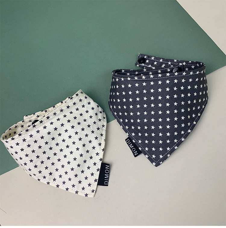 KFX-6102205 Cotton Triangle Saliva Towel for Pets - Five-Pointed Star Pattern in White and Grey - Available in Small and Medium Sizes