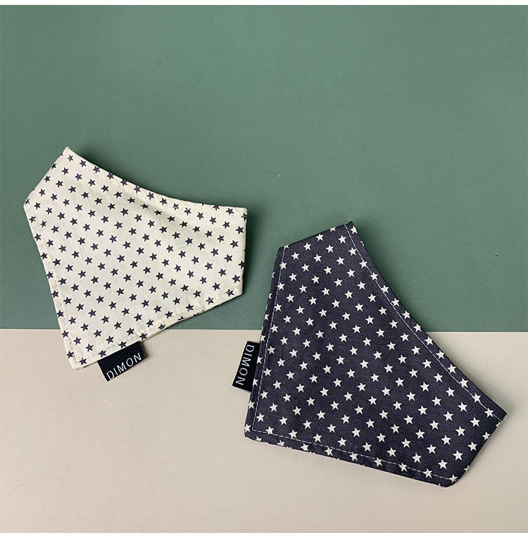 KFX-6102205 Cotton Triangle Saliva Towel for Pets - Five-Pointed Star Pattern in White and Grey - Available in Small and Medium Sizes