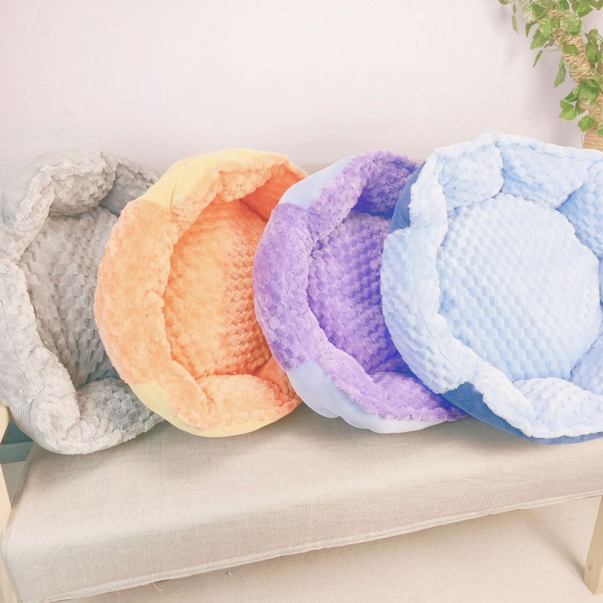 KFX-6117181 Thermal Multi-Color Cat Bed - 50cm Diameter in Macaron Shades