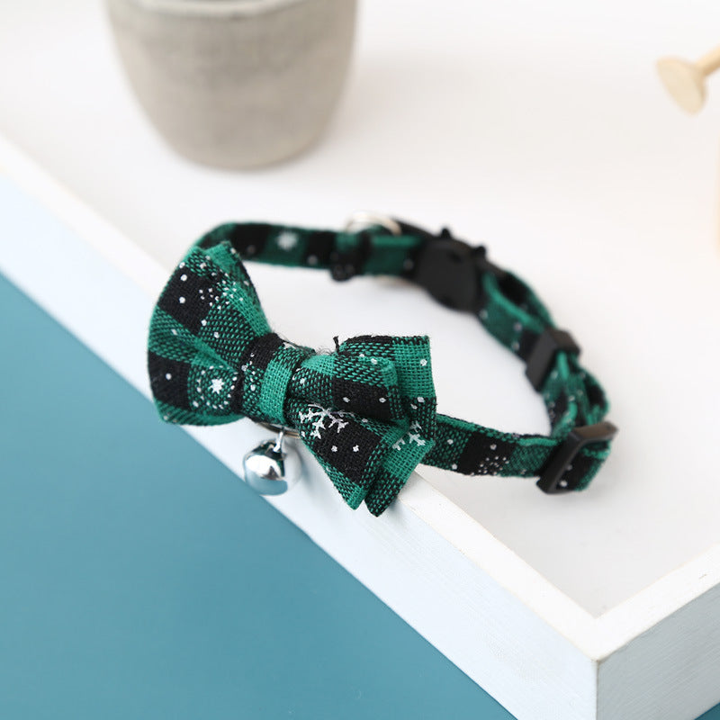 KFX-6223165 Christmas Snowflake Plaid Bow Bell Cat Collar in Red and Green, Adjustable 22.5-27.5cm