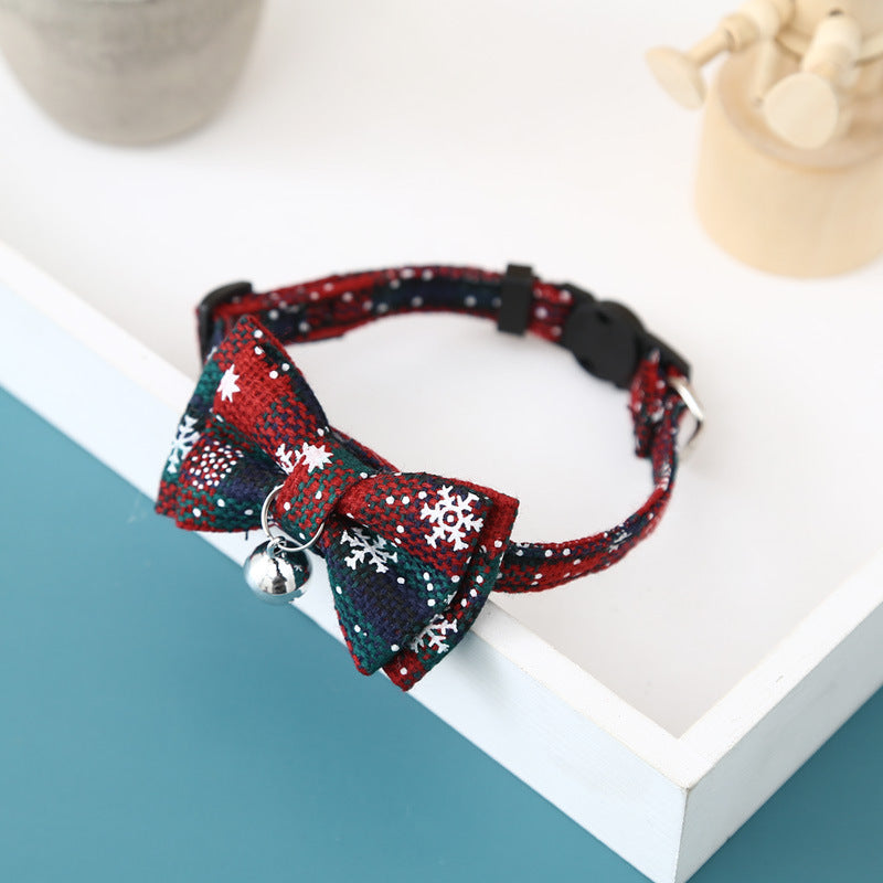 KFX-6223165 Christmas Snowflake Plaid Bow Bell Cat Collar in Red and Green, Adjustable 22.5-27.5cm