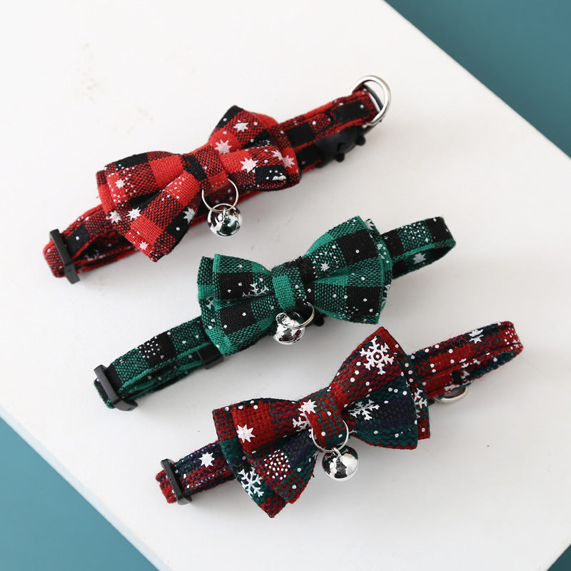 KFX-6223165 Christmas Snowflake Plaid Bow Bell Cat Collar in Red and Green, Adjustable 22.5-27.5cm