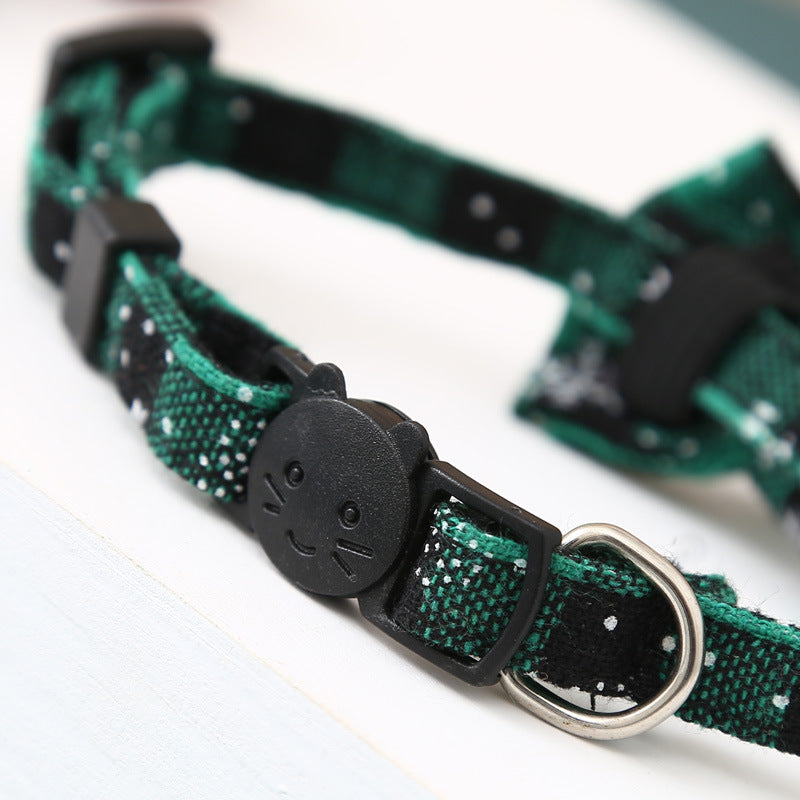 KFX-6223165 Christmas Snowflake Plaid Bow Bell Cat Collar in Red and Green, Adjustable 22.5-27.5cm