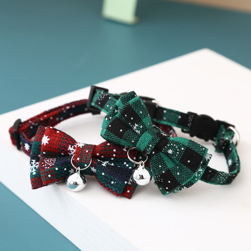 KFX-6223165 Christmas Snowflake Plaid Bow Bell Cat Collar in Red and Green, Adjustable 22.5-27.5cm