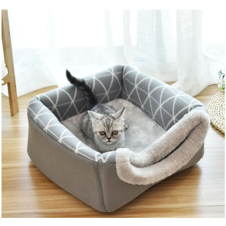 KFX-6225213 Cozy Flannel Cat House with Spacious Design for All Seasons