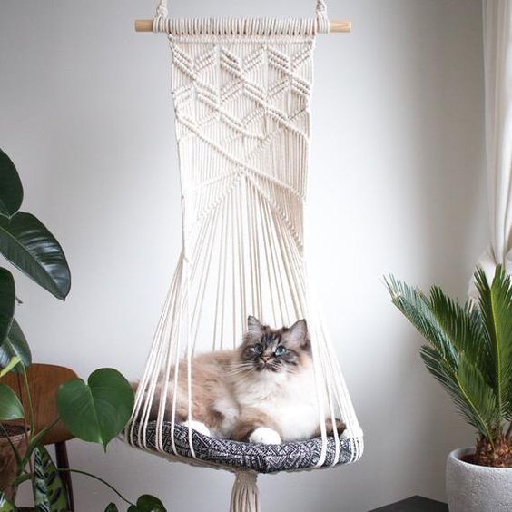 KFX-6353853 Hand-Woven Cotton Cat Hammock with Geometric Design - Cozy Pet Swing for Cats