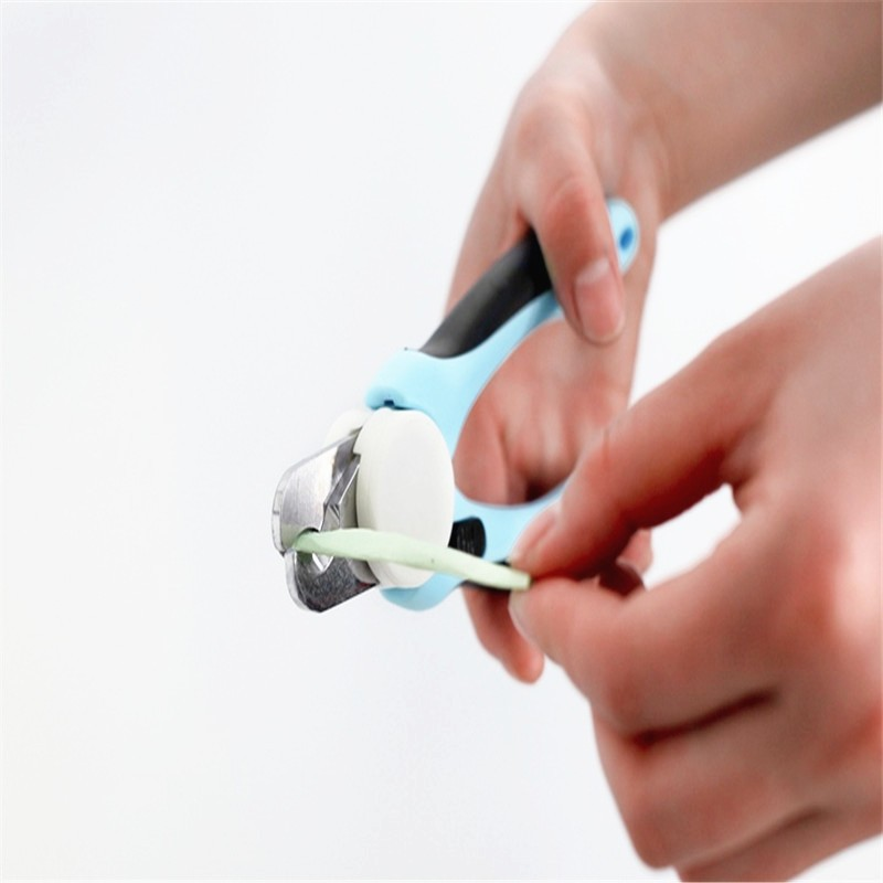 KFX-6410045 Pet Nail Clippers for Dogs, Cats and Small Animals with File - Ergonomic Design for Safe and Easy Trimming