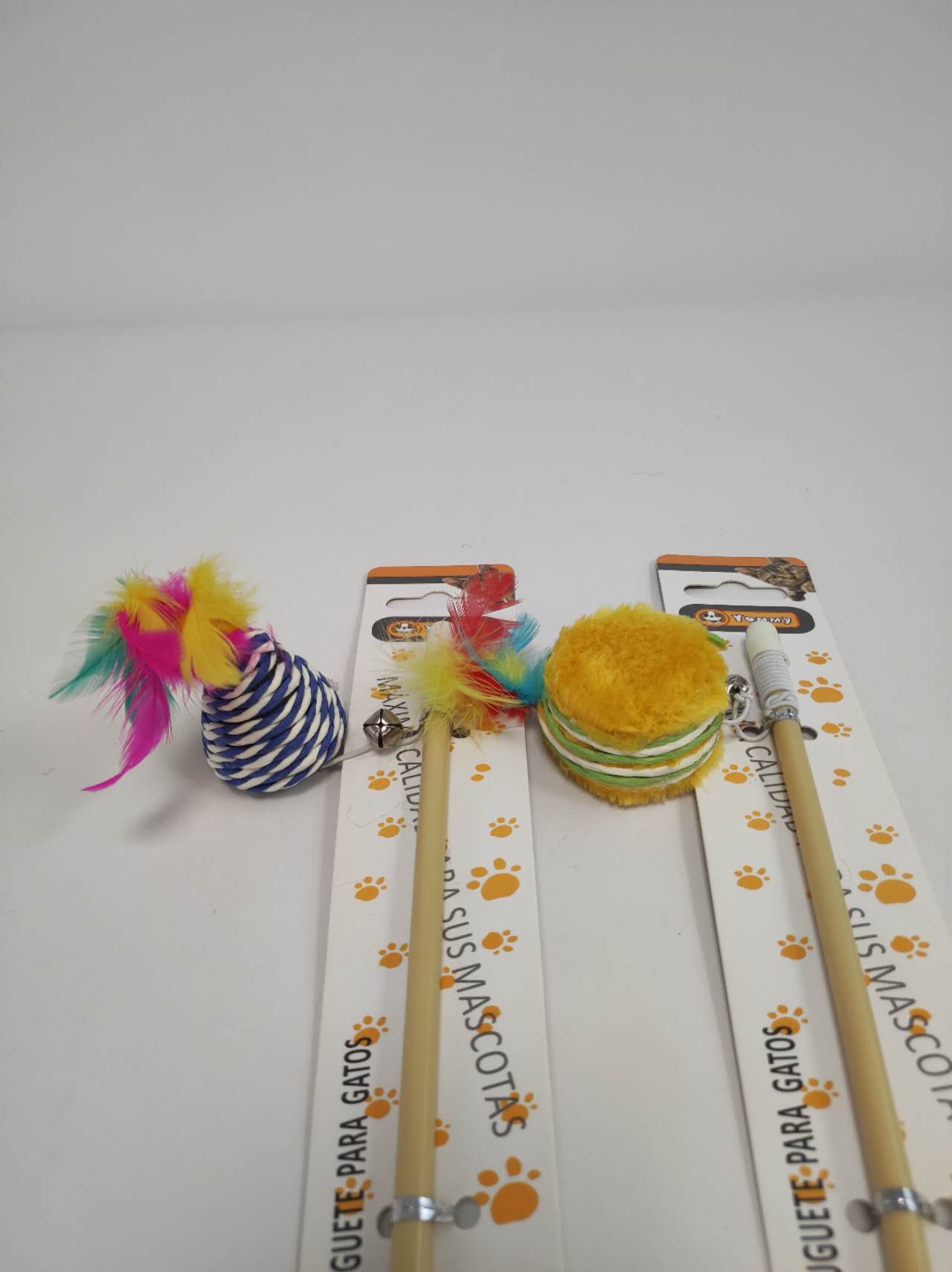 KFX-6499645 Small Interactive Cat Pendant Teaser for Engaging Playtime