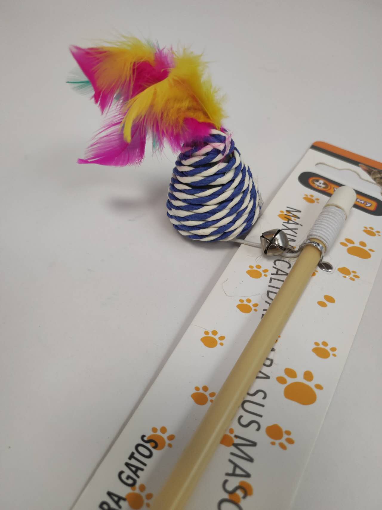 KFX-6499645 Small Interactive Cat Pendant Teaser for Engaging Playtime