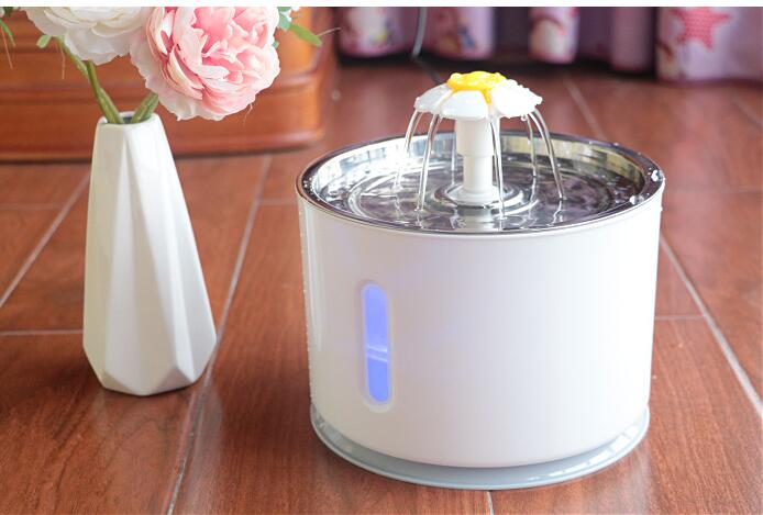 KFX-6521917 Automatic Pet Water Fountain for Dogs and Cats, BPA-Free with Activated Carbon Filter, 1.6L Capacity, Quiet Submersible Pump