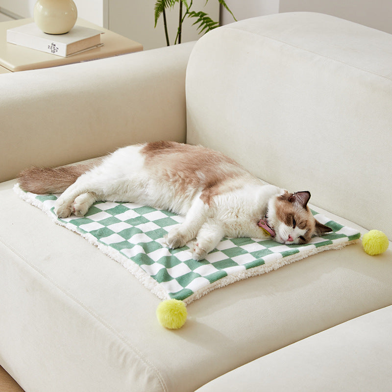 KFX-6573373 Cozy Plush Pet Blanket with Stylish Plaid Pattern - Soft Fleece Cushion for Cats and Dogs