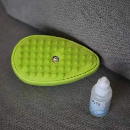 KFX-6625725 Pet Care Cleaning Brush with Massage Feature and Anti-Flying Hair Essence for Dogs