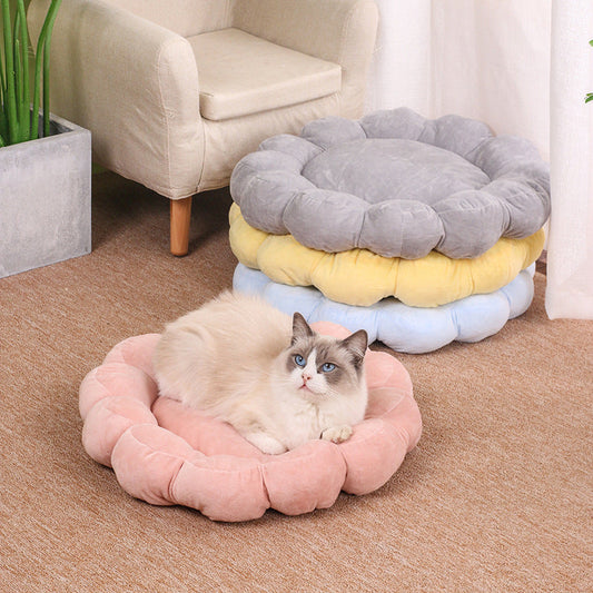 KFX-6627389 Cozy Double-Sided Short Plush Pet Bed with Multi-Color Petal Design for Cats and Dogs - 50x50cm