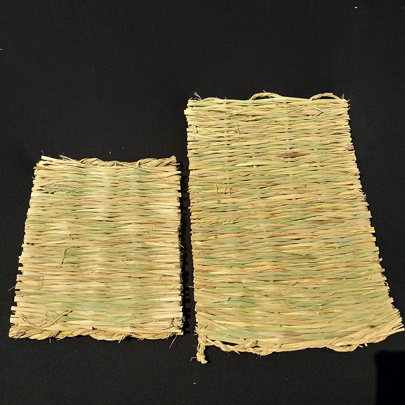 KFX-6801341 Natural Hay Mat for Rodents - Durable, Non-Toxic Straw Bed Accessory - Large & Small Sizes Available