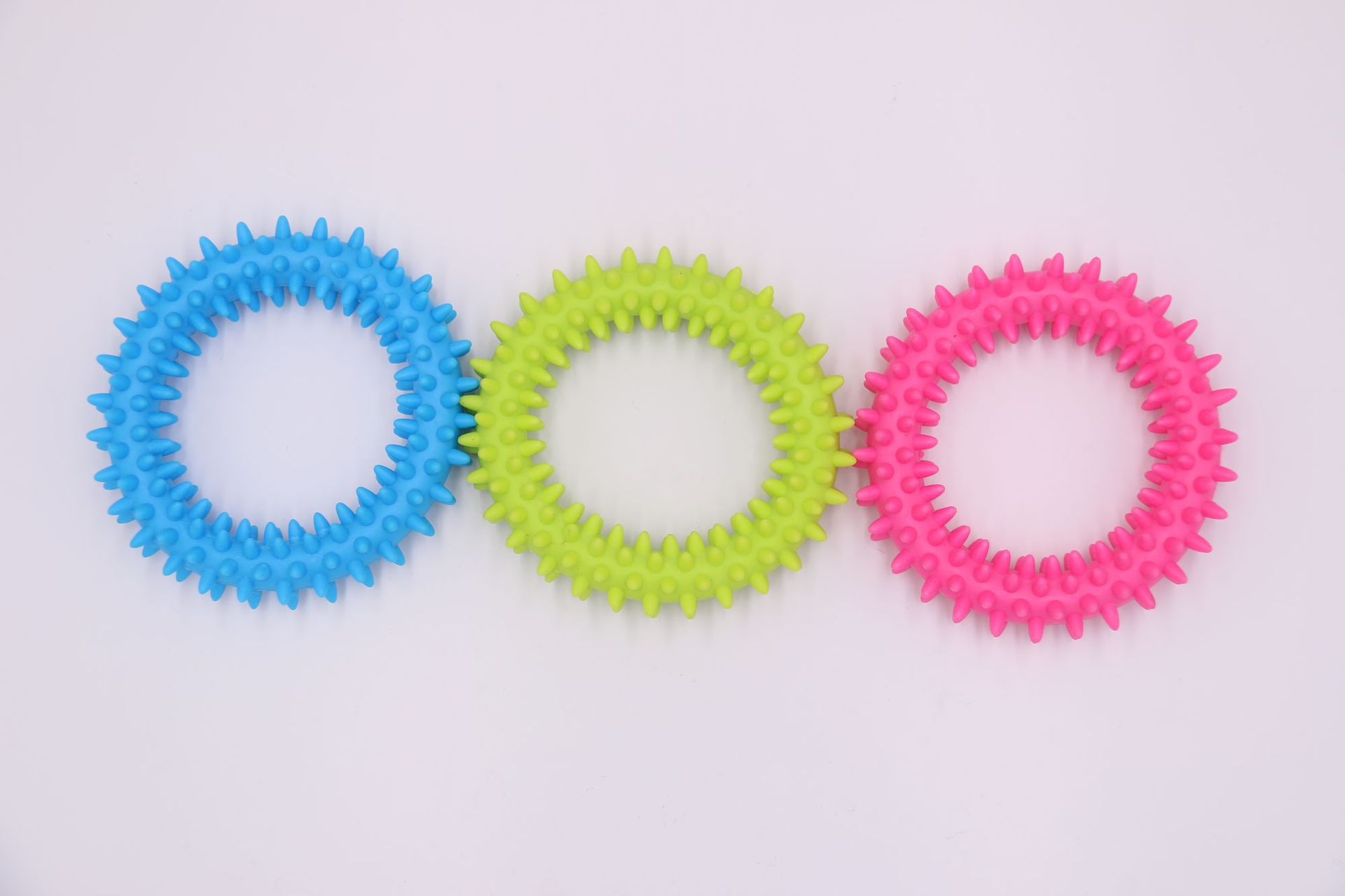 KFX-6860093 TPR Rubber Barbell Pet Toy with Spiked Ring for Chewing, 12.5cm in Yellow, Rose Red, and Blue