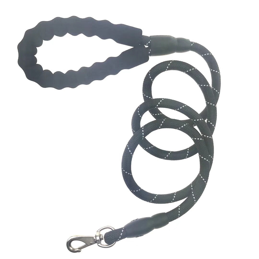 KFX-6870589 Durable Nylon Pet Traction Rope in Various Lengths for Dogs