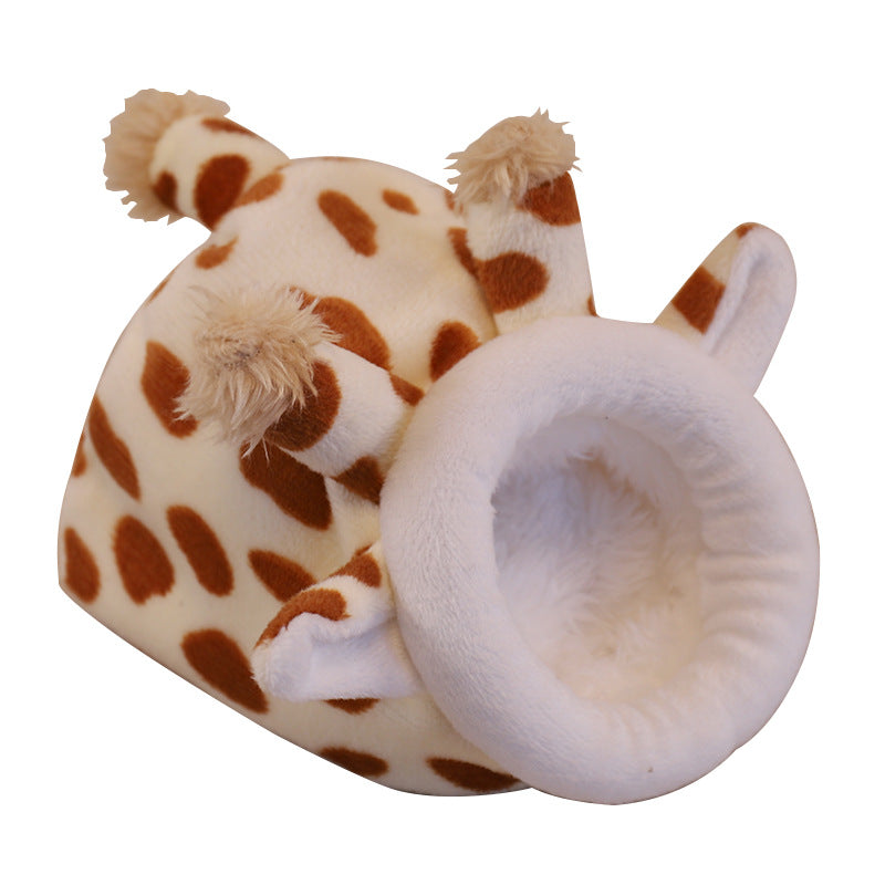 KFX-6907581 Cozy Flannel Cartoon Pet Bed for Small Animals - Hamsters, Guinea Pigs, and More