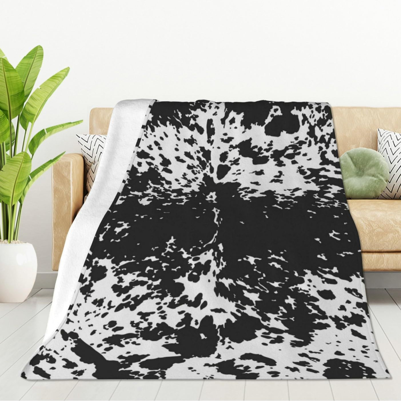 KFX-7014205 Cows Pattern Flannel Digital Blanket - 100x150cm, Multiple Color Options
