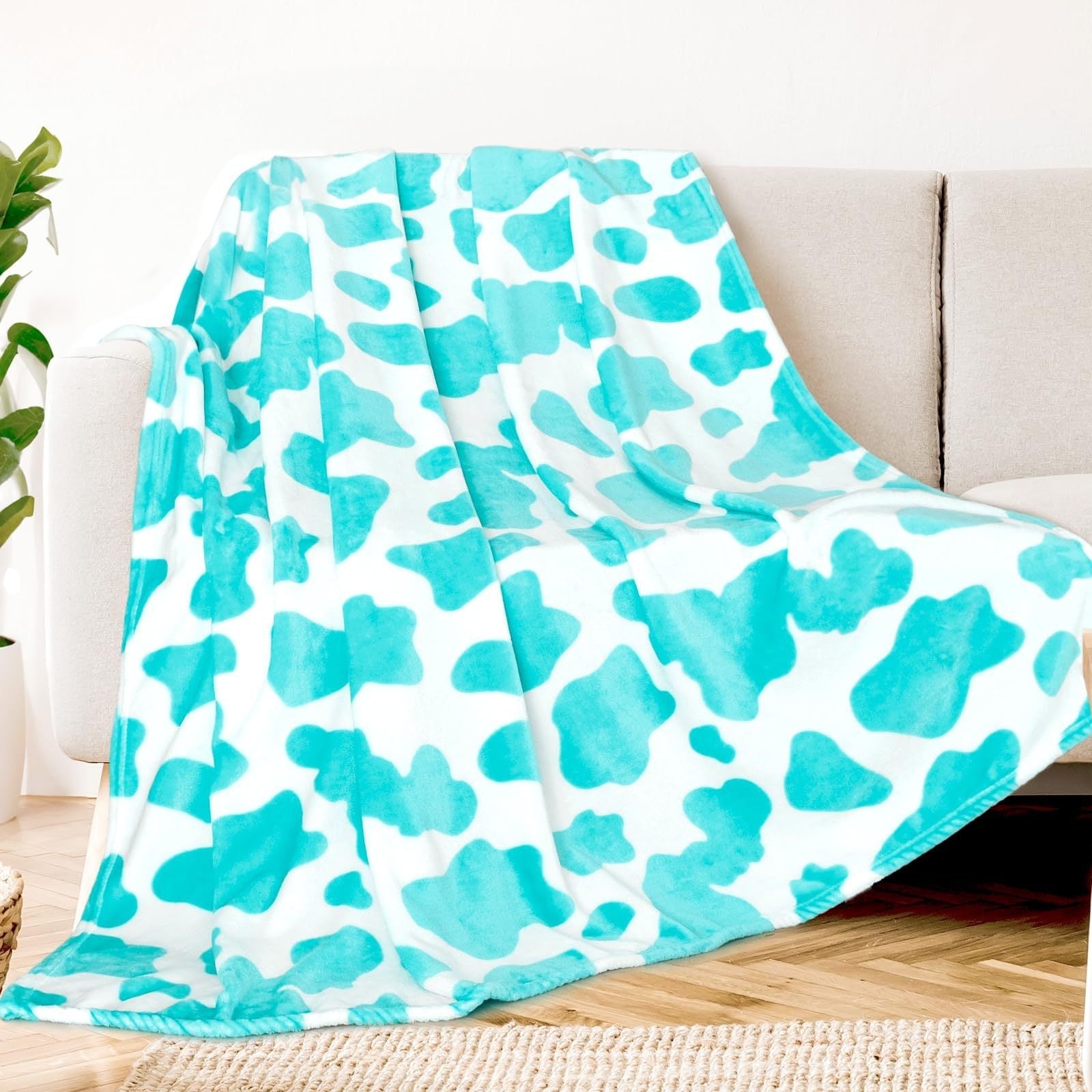 KFX-7014205 Cows Pattern Flannel Digital Blanket - 100x150cm, Multiple Color Options