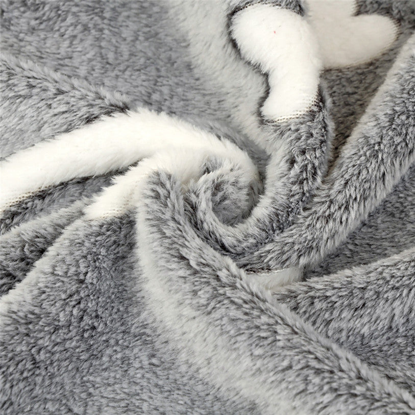 KFX-7046973 Cozy Velvet Pet Blanket - Breathable, Thickened Fabric, Multiple Sizes Available