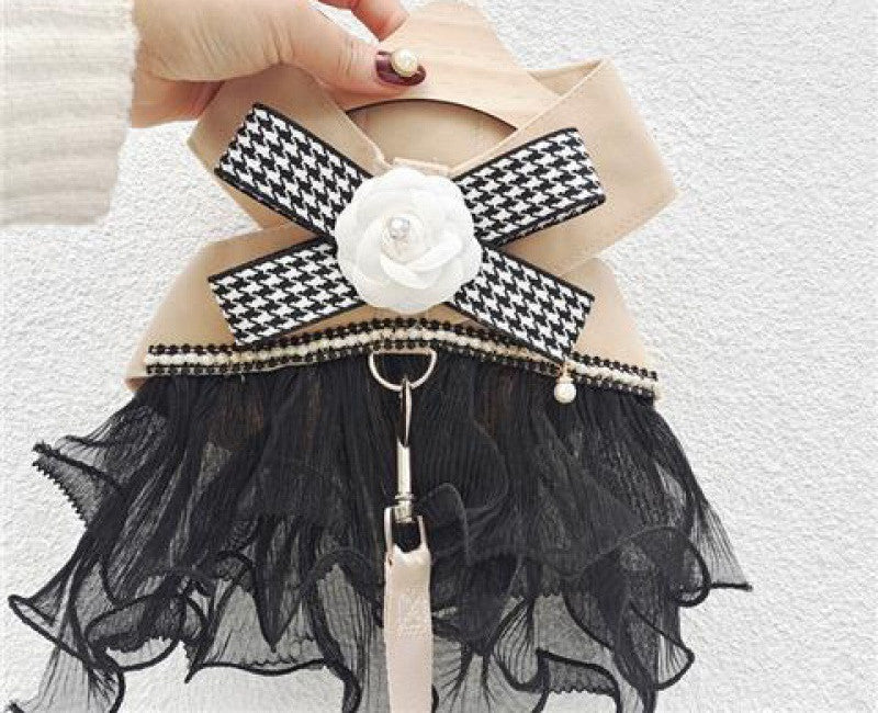 KFX-7105725 Gentle Cream Cat Dog Vest with Classic Houndstooth Skirt and Leash
