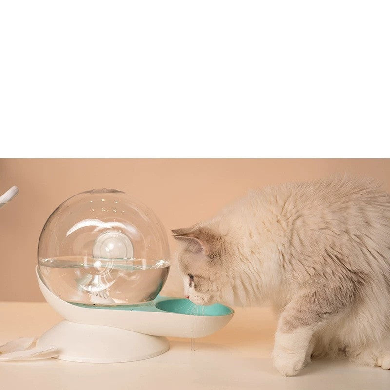 KFX-7215933 Snail Automatic Drinking Fountain for Cats and Dogs - 2.8L Water Capacity, Made of PET and ABS, Available in Gray, Pink, Blue