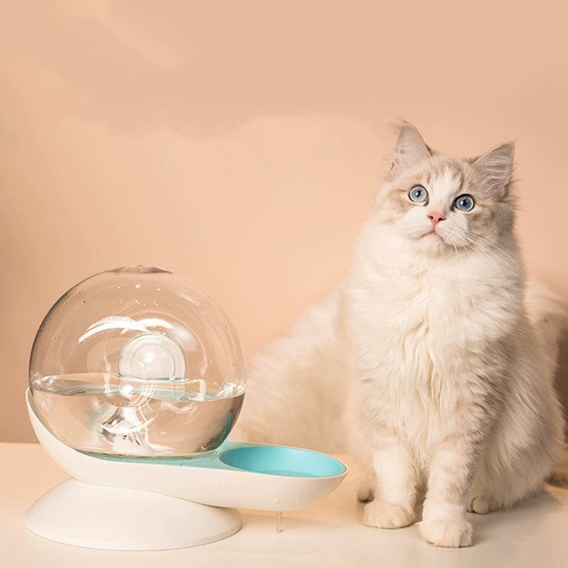 KFX-7215933 Snail Automatic Drinking Fountain for Cats and Dogs - 2.8L Water Capacity, Made of PET and ABS, Available in Gray, Pink, Blue