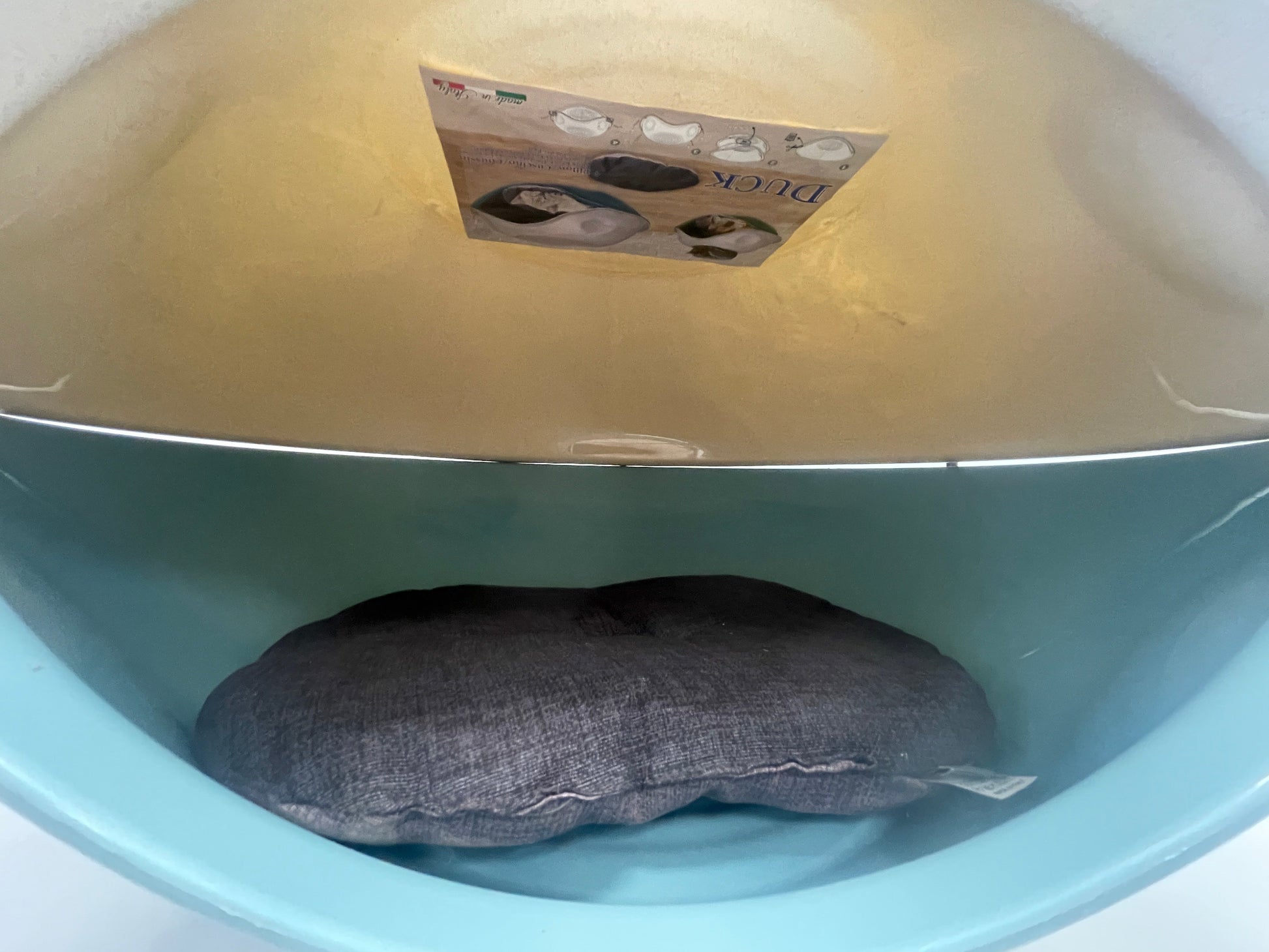 KFX-7219773 Cozy Soft Cat Bed for Comfortable Rest and Relaxation