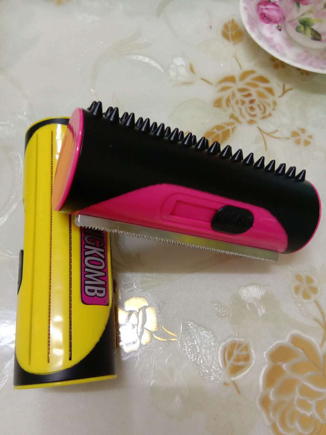 KFX-7346621 Pet Grooming Comb for Dogs, ABS Stainless Steel, Simple Red and Yellow Design