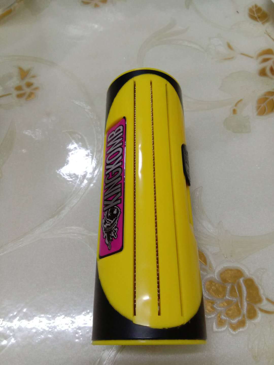 KFX-7346621 Pet Grooming Comb for Dogs, ABS Stainless Steel, Simple Red and Yellow Design