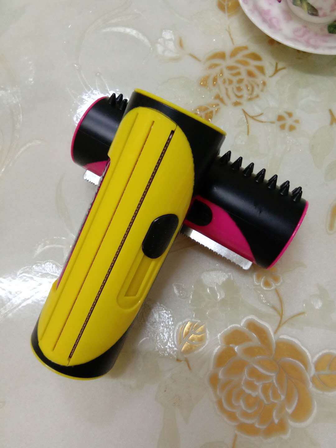 KFX-7346621 Pet Grooming Comb for Dogs, ABS Stainless Steel, Simple Red and Yellow Design