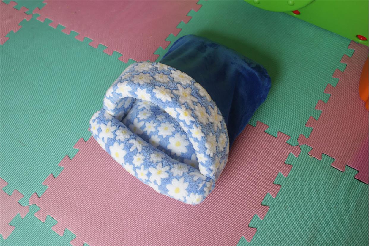 KFX-7432637 Cozy Half Round Dog House for Small and Large Pets in Durable Polyester