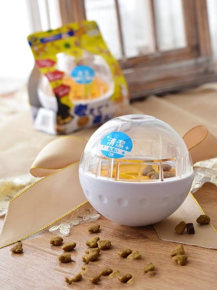 KFX-7565501 Interactive Dog Food Tumbler Puzzle Ball - Soft Glue Material, 82mm Diameter, Ideal for Dogs Under 6kg