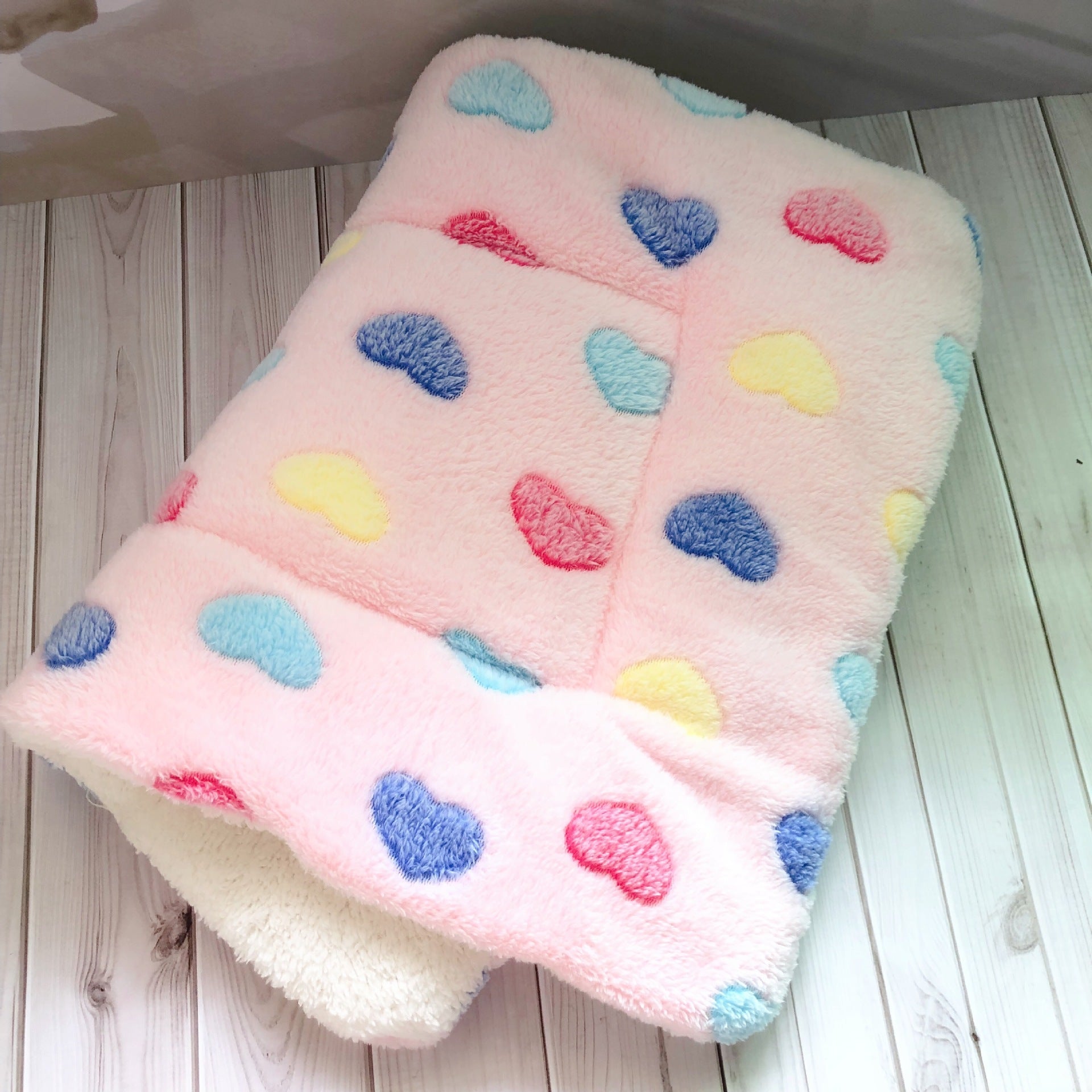KFX-7604029 Soft Flannel Pet Blanket for Dogs and Cats – Thick, Cozy, All-Season Plush with Non-Slip Design in Various Colors and Sizes