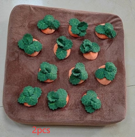 KFX-7682877 Durable Carrot Plush Chew Toy for Dogs and Cats with Interactive Snuffle Mat Design